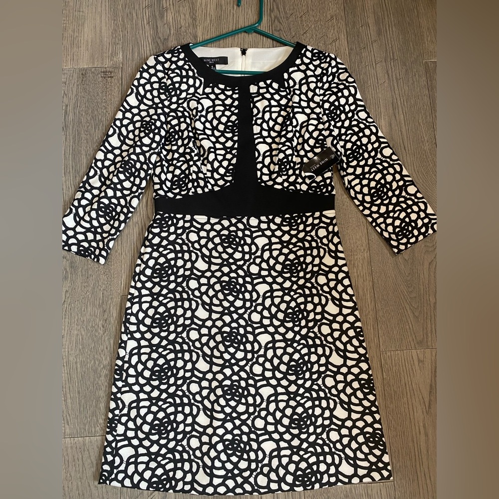 Nine West dress, black and white floral pattern with 3/4 sleeves, back zipper